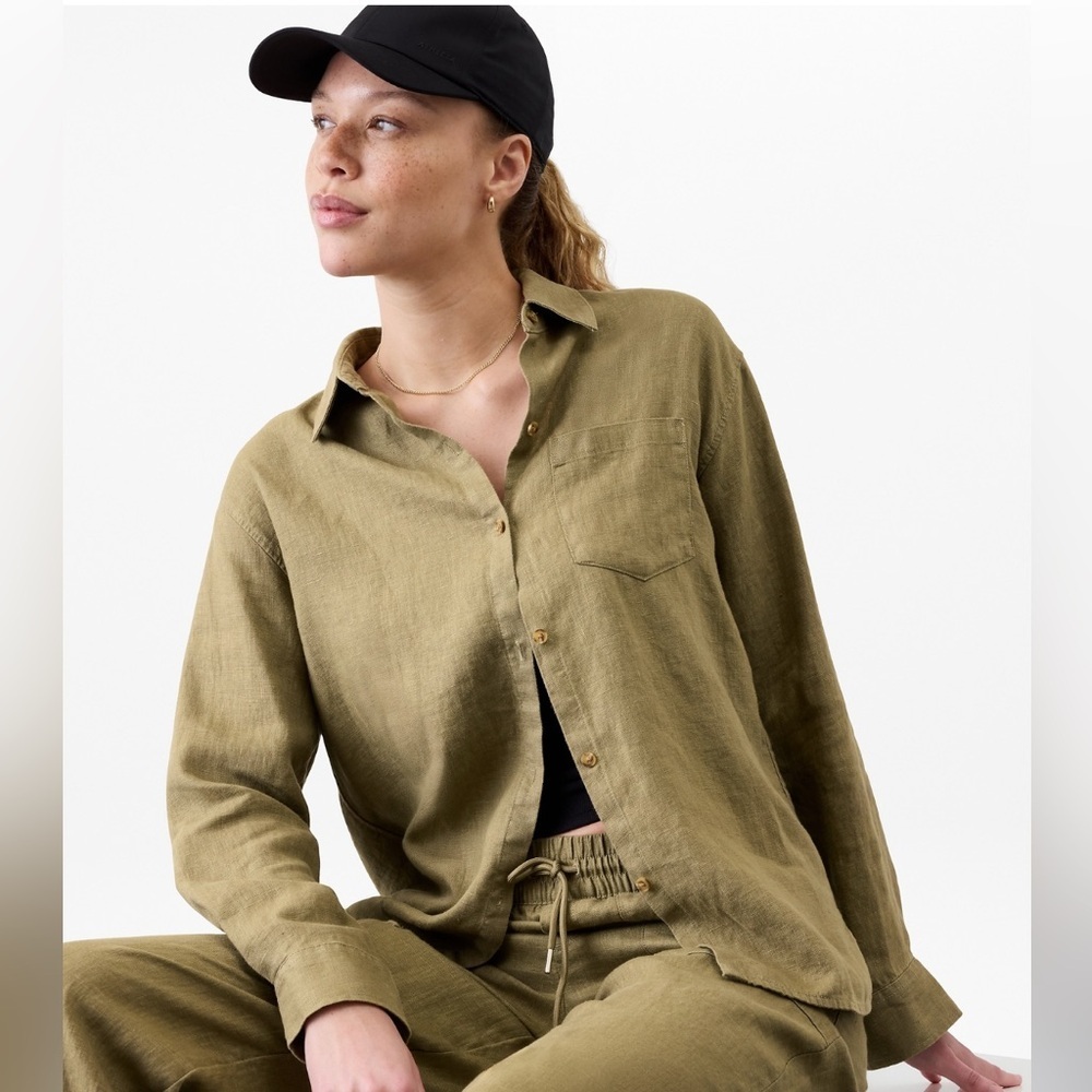 NWT Athleta Retreat Linen Olive Branch Shirt Size XS.